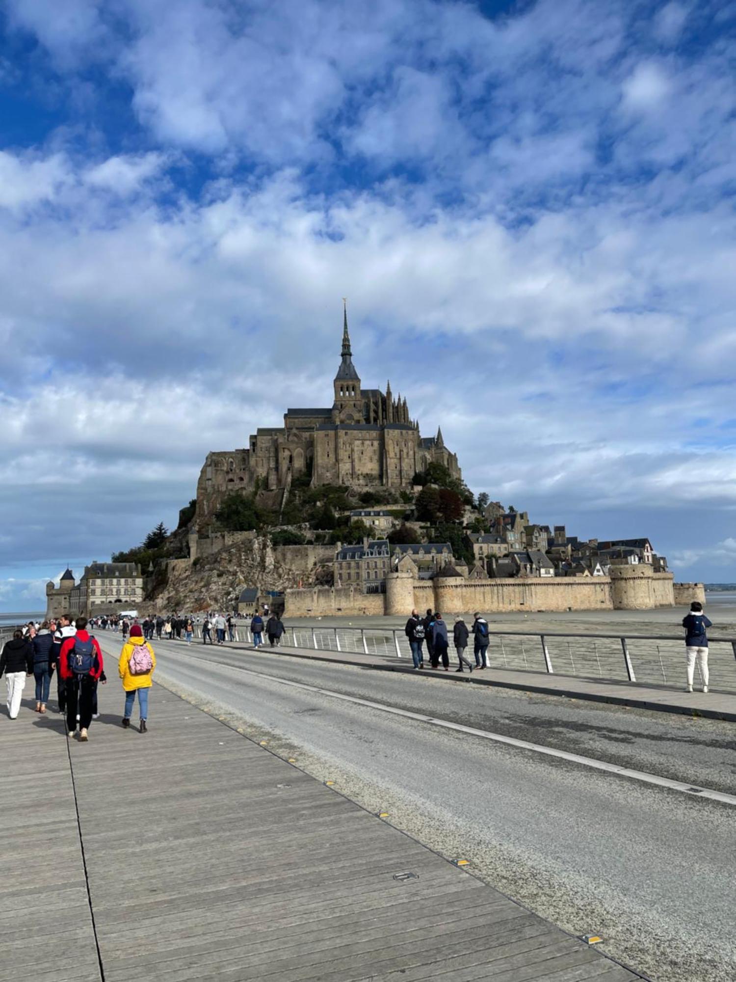 Chez Tante Muguette Proche Dinan Lägenhet Le Hingle Exteriör bild