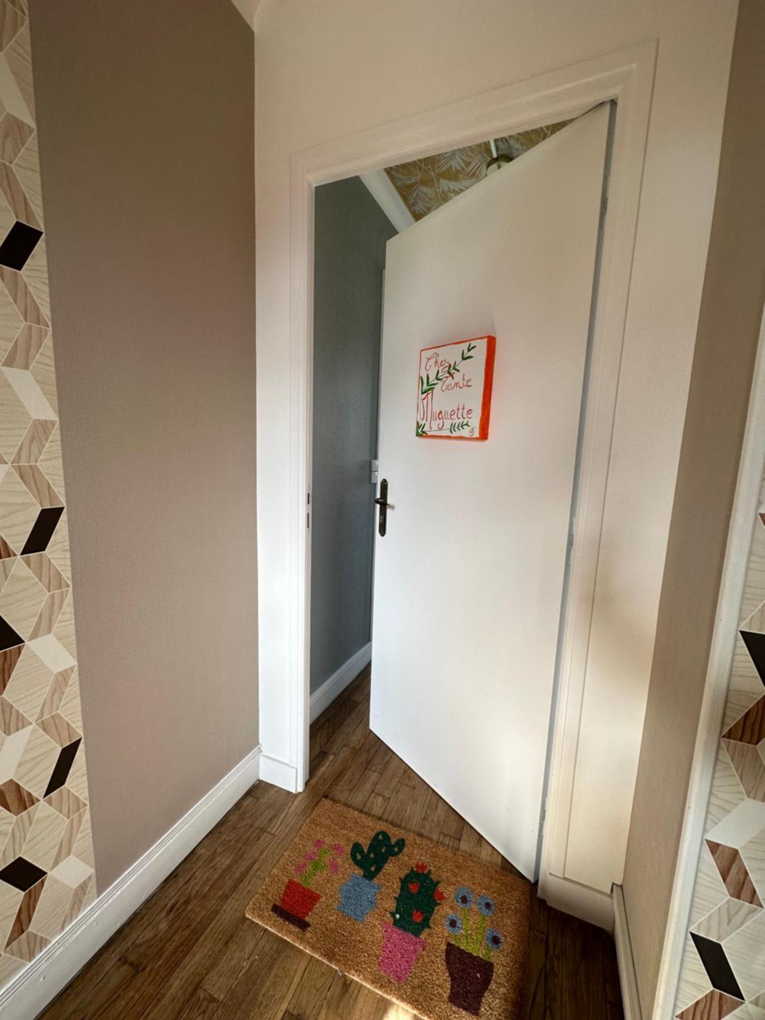 Chez Tante Muguette Proche Dinan Lägenhet Le Hingle Exteriör bild